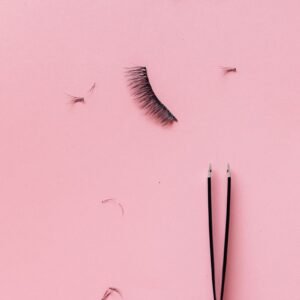 1 natural lash
