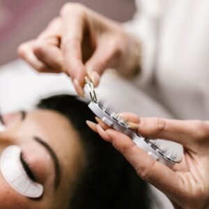2 wispy lash